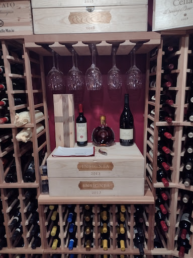 Liquor Store «Spirit Shop», reviews and photos, 657 Watertown Ave, Waterbury, CT 06708, USA