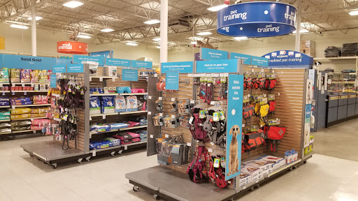 Pet Supply Store «PetSmart», reviews and photos, 5650 Mercury Dr, Dearborn, MI 48126, USA