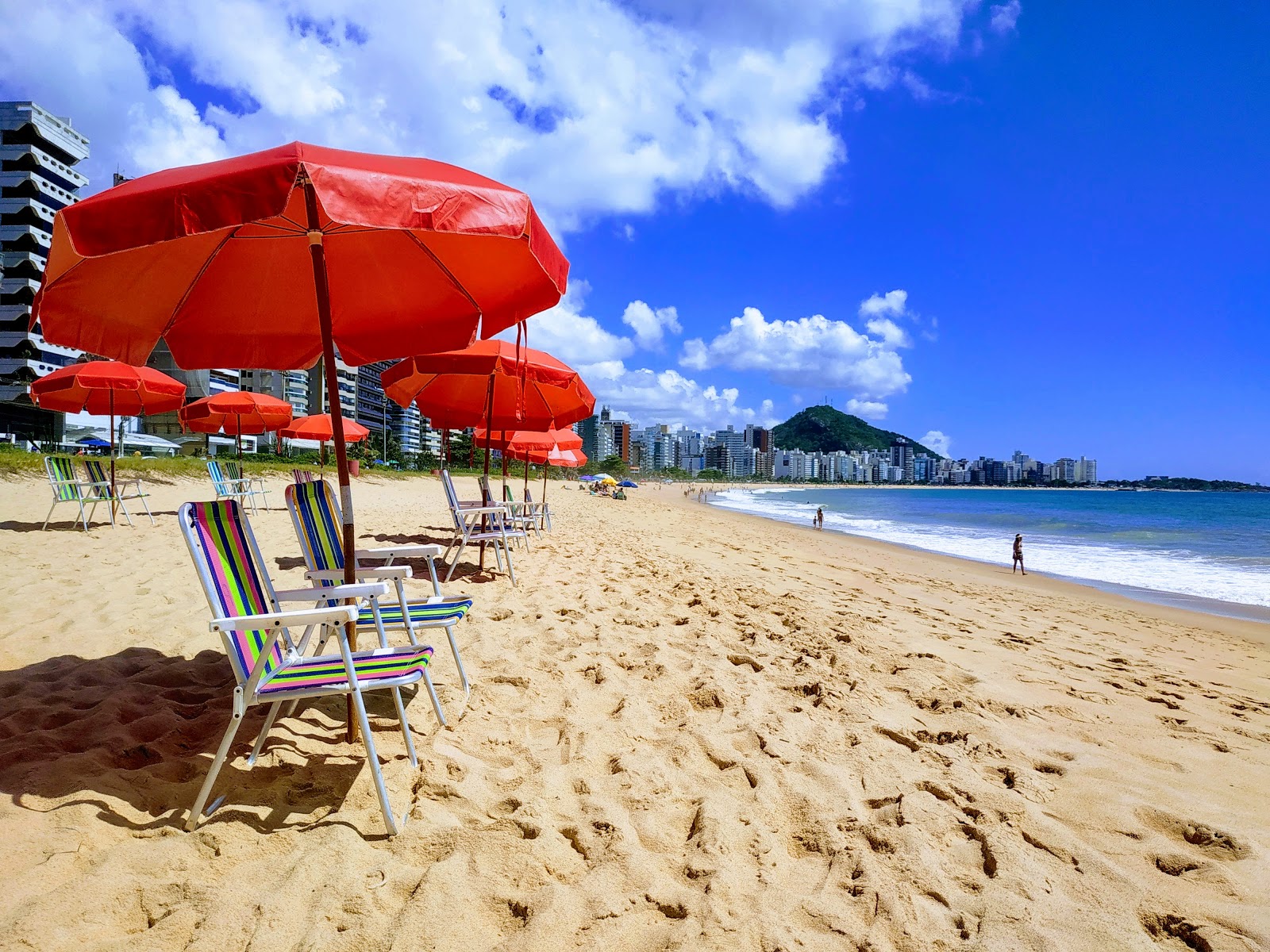 Foto de Playa de Itapoa con brillante arena fina superficie