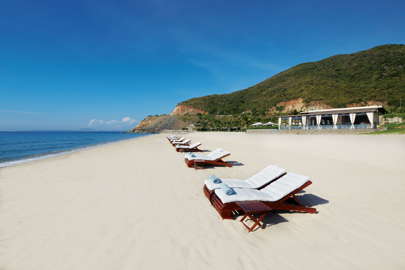 Photo de Plage de Cam Hai Dong et le règlement