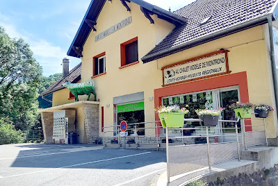 Au Chalet modèle de Montrond à Montrond