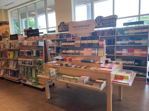 Book Store «Barnes & Noble Booksellers Fredericksburg/ Central Park», reviews and photos, 1220 Carl D. Silver Parkway, Fredericksburg, VA 22401, USA