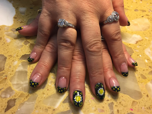 Day Spa «Oasis Nails & Spa», reviews and photos, 1346 Fitzgerald Dr, Pinole, CA 94564, USA