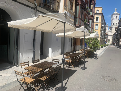 Información y opiniones sobre Restaurante Sal y Salsa by Naguara. de Valladolid