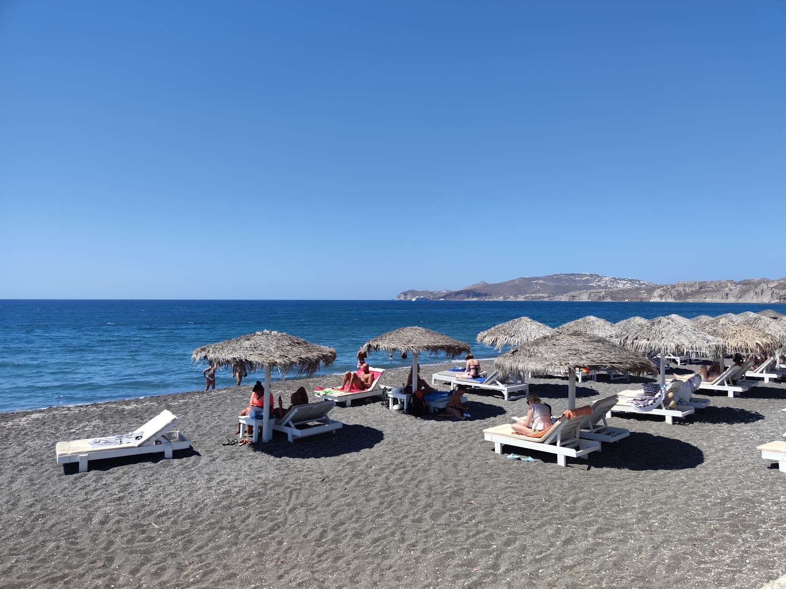 Foto di Paralia Vlichada con spiaggia spaziosa