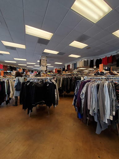 Used Clothing Store «Crossroads Trading Co», reviews and photos, 5901 College Ave, Oakland, CA 94618, USA