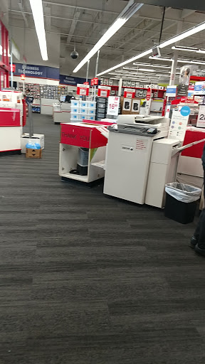 Office Supply Store «Staples», reviews and photos, 280 Peninsula Blvd, Hempstead, NY 11550, USA