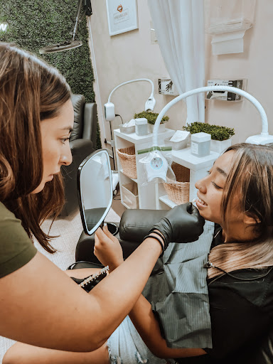 Impressive Glow - Spray Tan & Teeth Whitening Training image