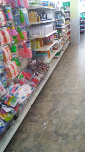 Dollar Store «Dollar Tree», reviews and photos, 7001 Cermak Rd, Berwyn, IL 60402, USA