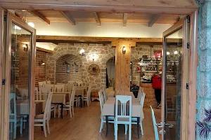 Taverna Voskopojë image