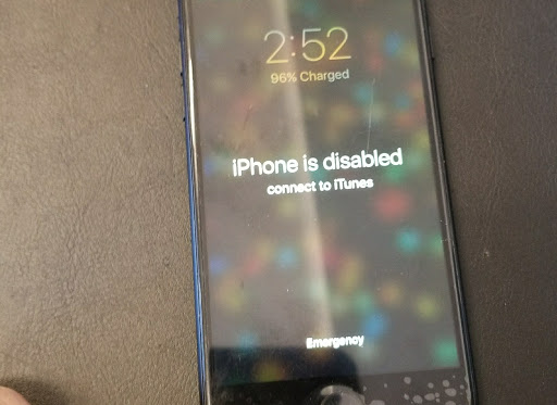 Cell Phone Store «iFixit i phone repair», reviews and photos, 943 Silas Deane Hwy, Wethersfield, CT 06109, USA