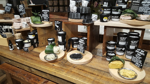 Cosmetics Store «LUSH», reviews and photos, 1961 Chain Bridge Rd, McLean, VA 22102, USA