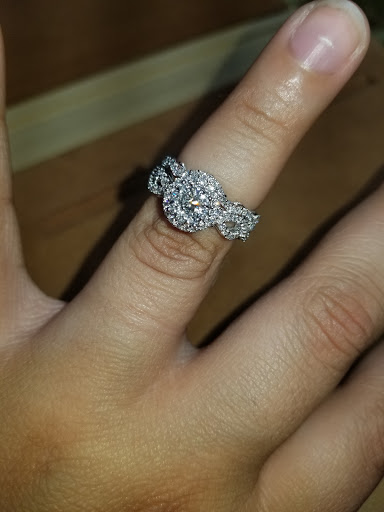 Jewelry Store «Benchmark Jewelers - Town East Mall», reviews and photos, 1162 Town East Mall, Mesquite, TX 75150, USA