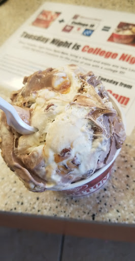Ice Cream Shop «Cold Stone Creamery», reviews and photos, 900 E Battlefield Rd #116, Springfield, MO 65807, USA