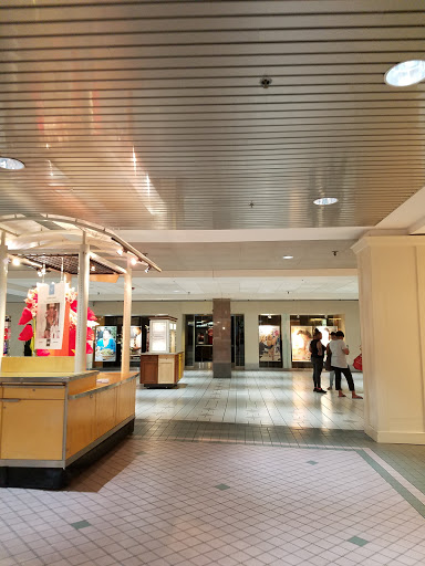 Shopping Mall «Colonial Park Mall», reviews and photos, 4600 Jonestown Rd, Harrisburg, PA 17109, USA