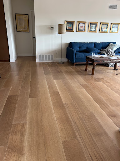 Floor & More image