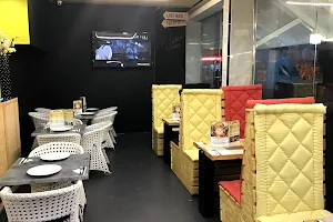 Milano café-Restaurant-fast-food image