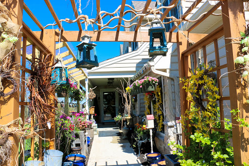 Blue Moon Florist & Gift Shop, 1107 Horseshoe Pike, Downingtown, PA 19335, USA, 