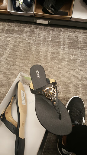 Department Store «Nordstrom Rack Downtown DC», reviews and photos, 1800 L St NW, Washington, DC 20036, USA