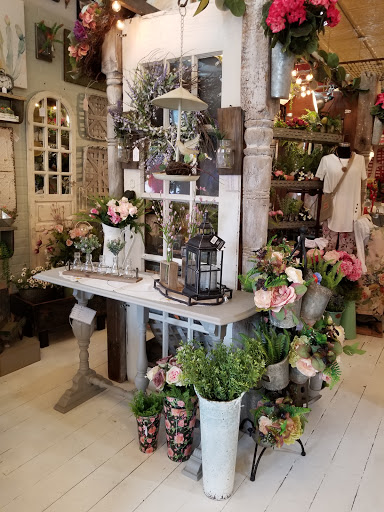 Antique Store «A Corner Cottage», reviews and photos, 895 Conner St, Noblesville, IN 46060, USA