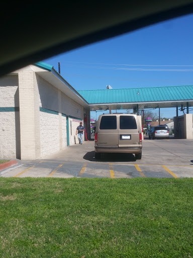 Car Wash «Cloudburst Car Wash», reviews and photos, 2011 W Parmer Ln, Austin, TX 78727, USA