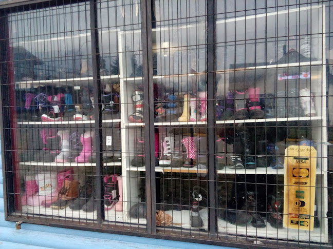 Opiniones de Bazar Paqueteria Peluqueria Unisex Romy en Coyhaique - Tienda de ropa