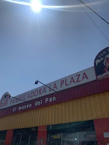 Panaderia La Plaza