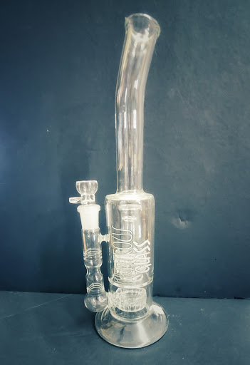 Tobacco Shop «Cherry Smoke & Skate Shop», reviews and photos, 418 Cherry Ave, Long Beach, CA 90802, USA