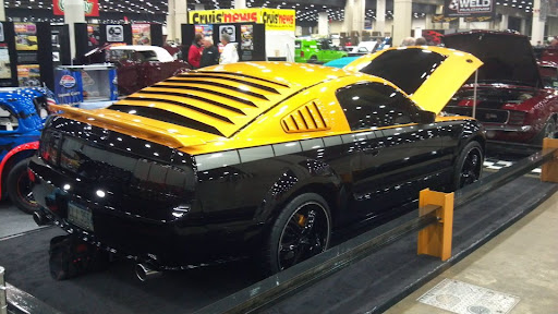 Auto Body Shop «Roberts Paint & Body Inc», reviews and photos, 610 E Industrial Dr, Chelsea, MI 48118, USA