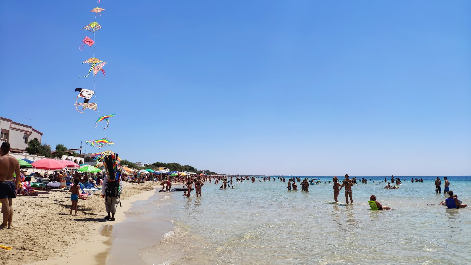 Foto von Spiaggia di Campo dei Messapi teilweise ferienortbereich