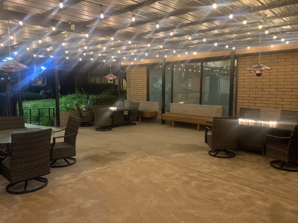 Three Shastas Bar & Grill 96002