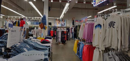 Clothing Store «Old Navy», reviews and photos, 13915 20th Ave, College Point, NY 11356, USA