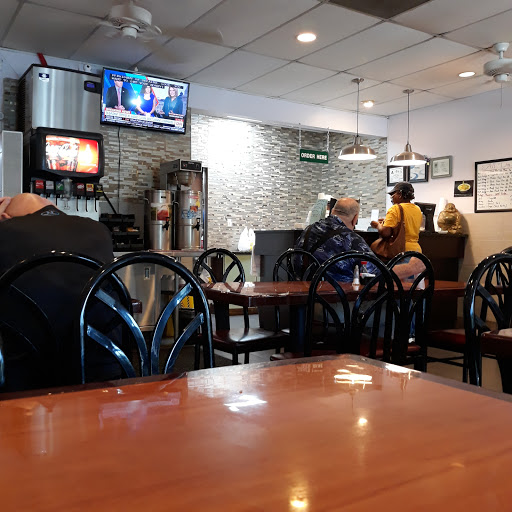 Shopping Mall «Kings Pointe Shopping Center», reviews and photos, 601 S Kings Dr, Charlotte, NC 28204, USA