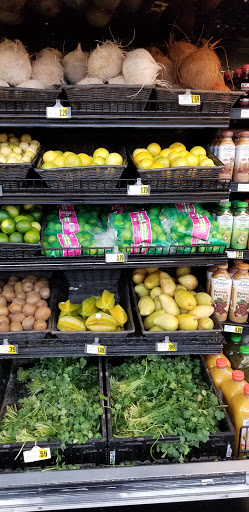 Grocery Store «J & J Foods», reviews and photos, 1075 Jesse Jewell Pkwy, Gainesville, GA 30501, USA