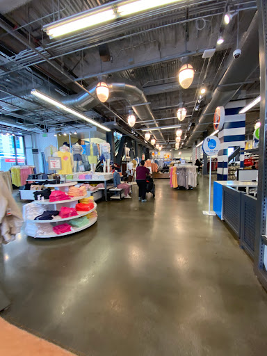 Clothing Store «Old Navy», reviews and photos, 801 Market St, San Francisco, CA 94103, USA