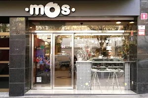 Mos Bar Restaurant image