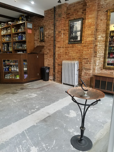 Liquor Store «B&S WINE AND SPIRITS», reviews and photos, 152 Wyckoff Ave, Brooklyn, NY 11237, USA