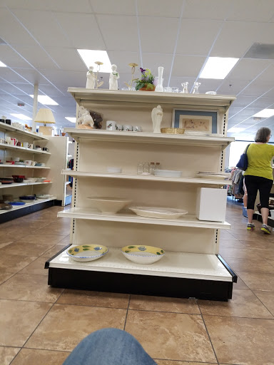 Thrift Store «Goodwill Retail Store & Donation Center», reviews and photos, 1560 Newbury Rd #5, Newbury Park, CA 91320, USA