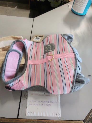 Furniture Store «Finders Keepers Consignment Furniture & Decor», reviews and photos, 2853 E College Ave, Decatur, GA 30030, USA