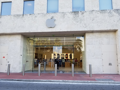 Computer Store «Apple Lincoln Road», reviews and photos, 1021 Lincoln Rd, Miami Beach, FL 33139, USA