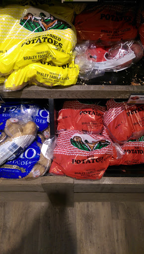 Grocery Store «Hannaford Supermarket», reviews and photos, 65 Gray Rd, Falmouth, ME 04105, USA