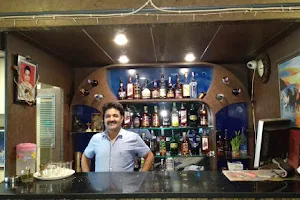 Shera's Bar And Restaurant image