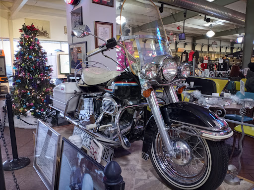 Harley-Davidson Dealer «South East Harley-Davidson», reviews and photos, 23105 Aurora Rd, Bedford Heights, OH 44146, USA