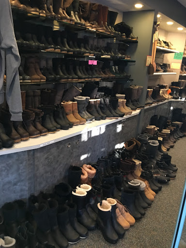 Shoe Store «Sven Factory Outlet Store», reviews and photos, 10000 Lake Blvd, Chisago City, MN 55013, USA