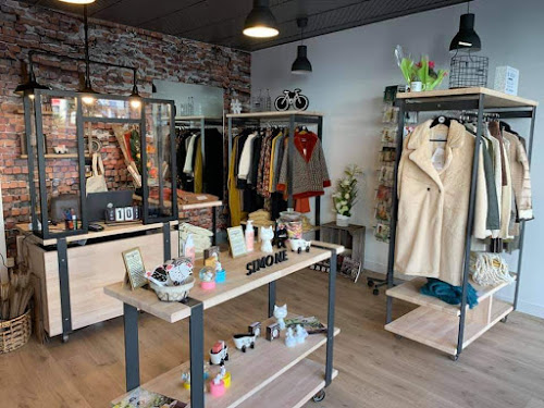 Magasin de vêtements pour femmes En boutique Simone Aizenay