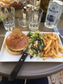 Hamburger du Restaurant de grillades à la française La fontaine à Lourmarin - n°4