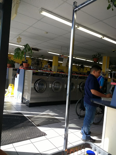 Laundromat «FIESTA COIN LAUNDRY», reviews and photos, 11861 Rosecrans Ave, Norwalk, CA 90650, USA