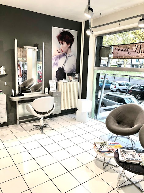 Hair Studio: Coiffeur Saint-Etienne Saint-Étienne