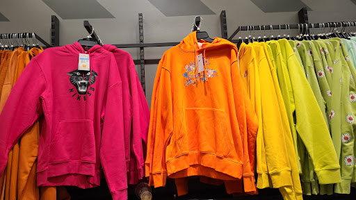 Sporting Goods Store «Nike Clearance Store», reviews and photos, 40-24 College Point Blvd, Flushing, NY 11354, USA