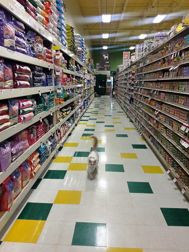 Pet Supply Store «Pet Supplies Plus», reviews and photos, 2057 S Telegraph Rd, Bloomfield Hills, MI 48302, USA